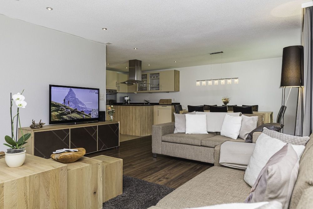 Chalet Monte Cristo Deluxe Apartment, 3 Bedrooms (1st Floor) 7