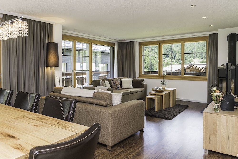 Chalet Monte Cristo Deluxe Apartment, 3 Bedrooms (1st Floor) 8