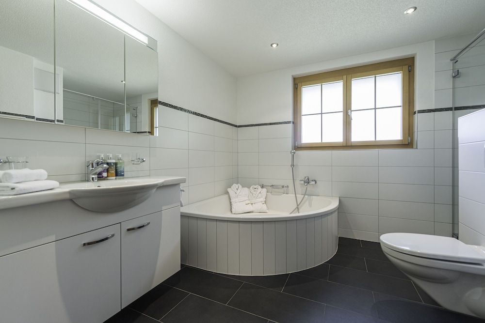 Chalet Monte Cristo Deluxe Apartment, 3 Bedrooms (1st Floor) 11