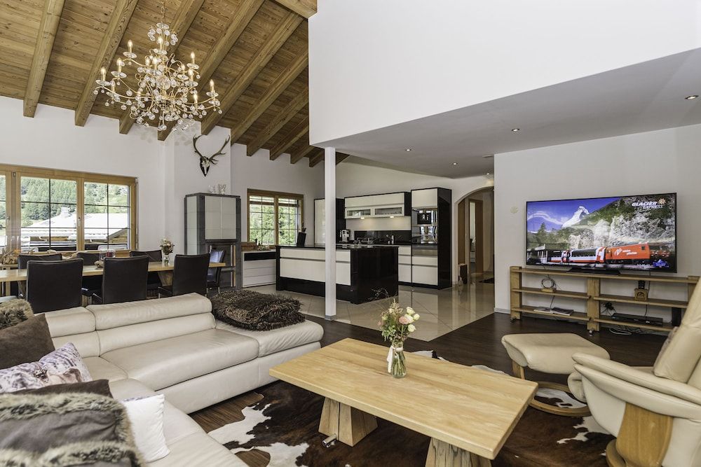 undefined Chalet Monte Cristo