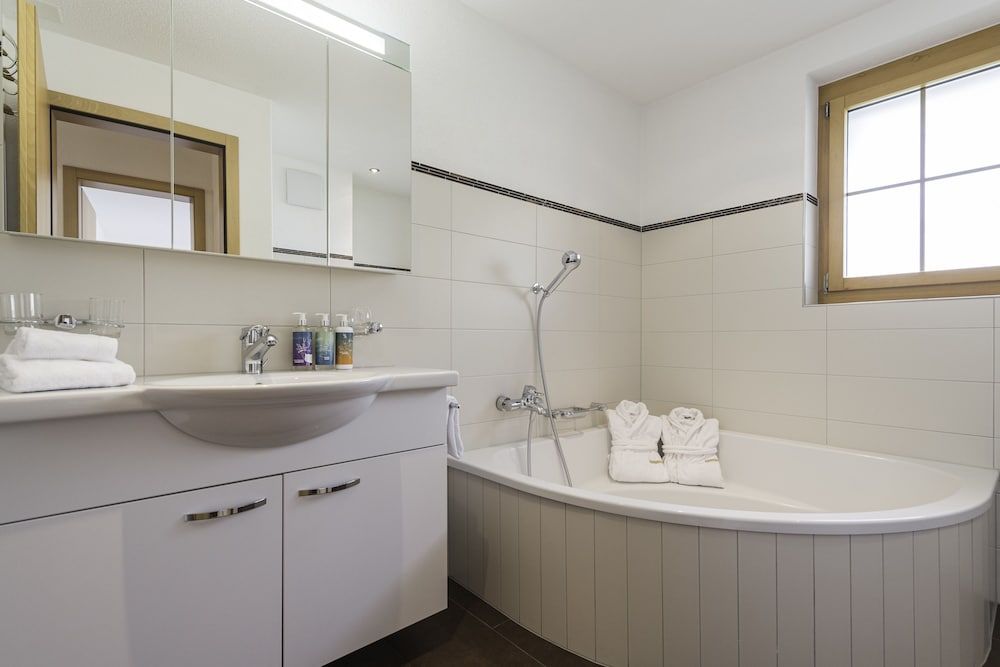 Chalet Monte Cristo Deluxe Apartment, 3 Bedrooms, Ground Floor 10