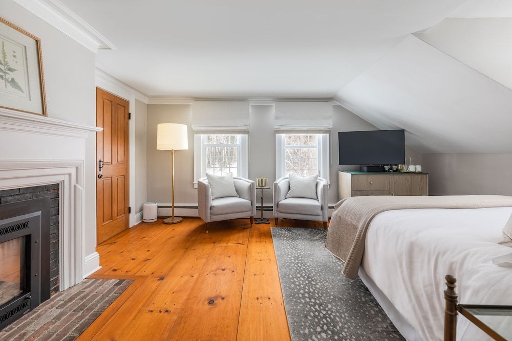 The Hermitage Inn Vermont Historic Inn Queen 3