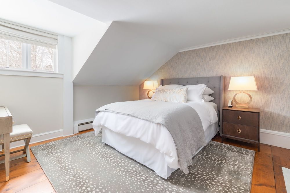 The Hermitage Inn Vermont Historic Inn Queen 2