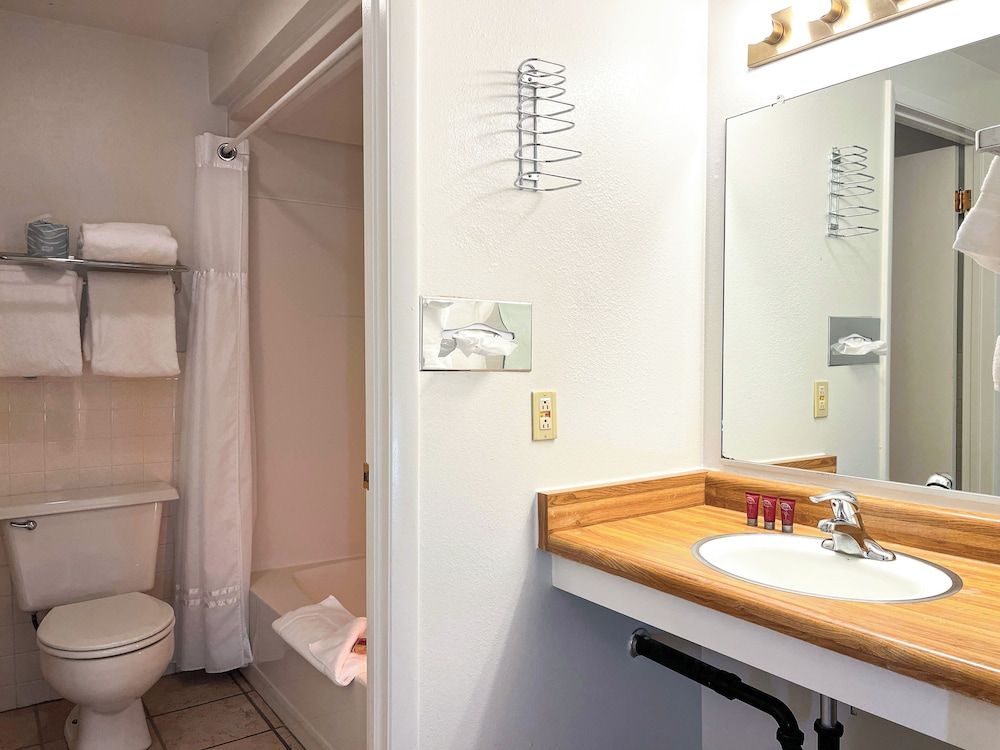 Bryce Canyon Pines Deluxe Room, 1 King Bed 7