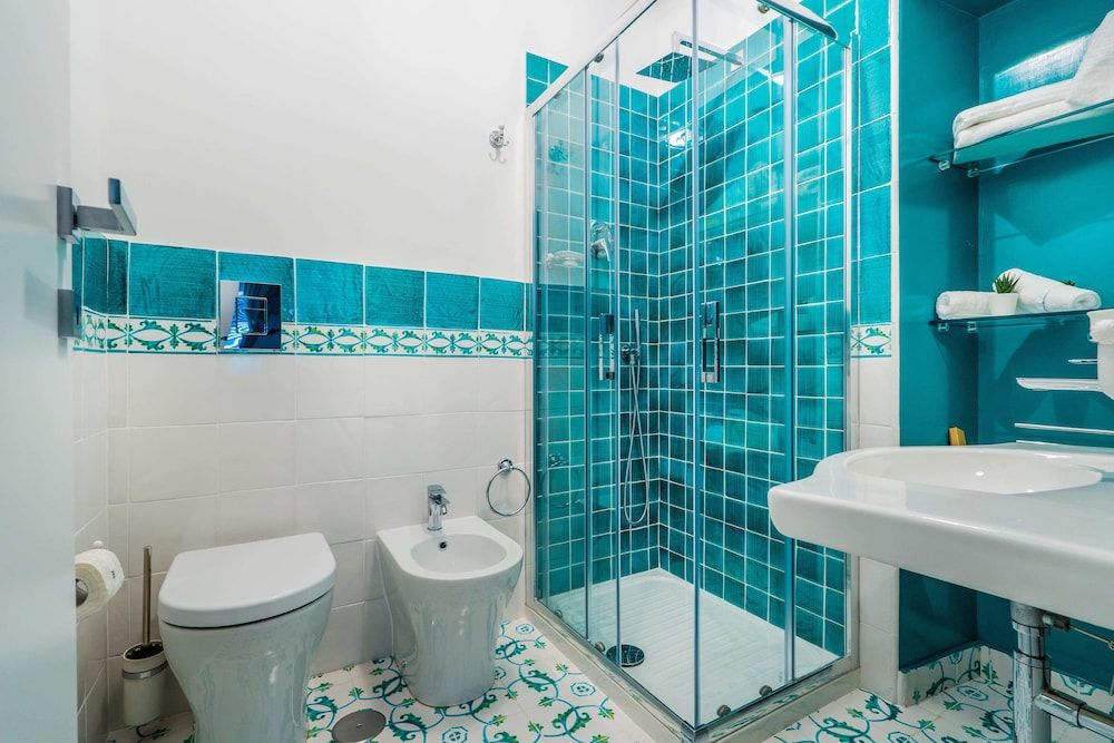 Lemon Factor Sorrento Superior Double Room, 1 King Bed 7