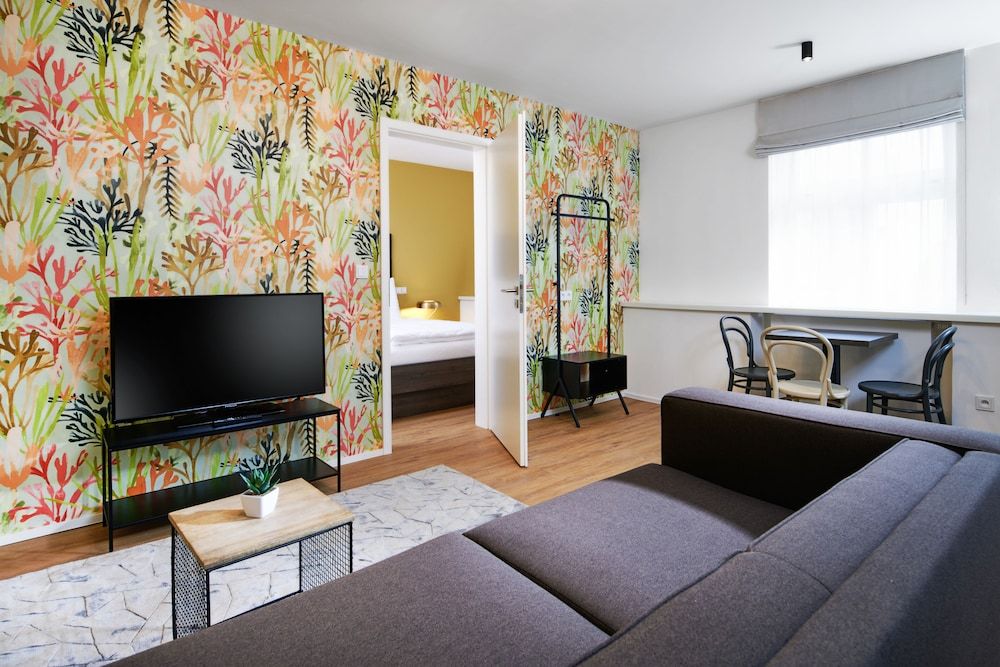 VN48 Suites by Adrez Living Apartment, 1 Bedroom, Balcony 11