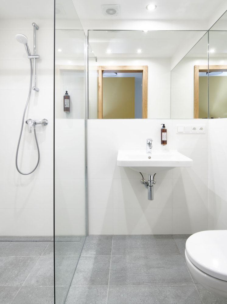 VN48 Suites by Adrez Living Apartment, 1 Bedroom, Balcony 6