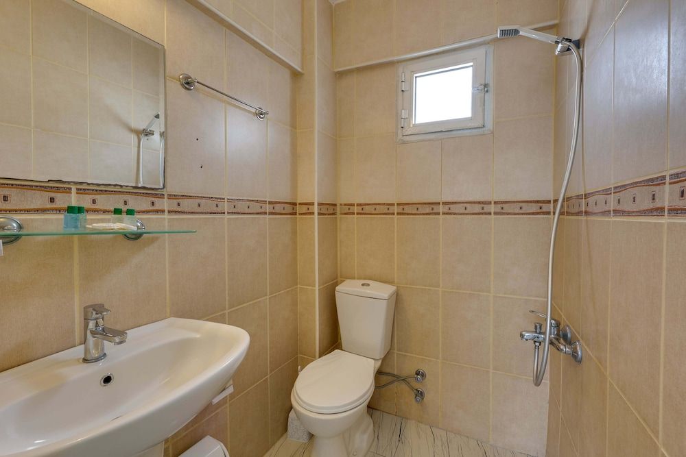 Hikmethan Otel 2 Ayri Yatakli Sehir Manzarali - Balkonlu Oda 16