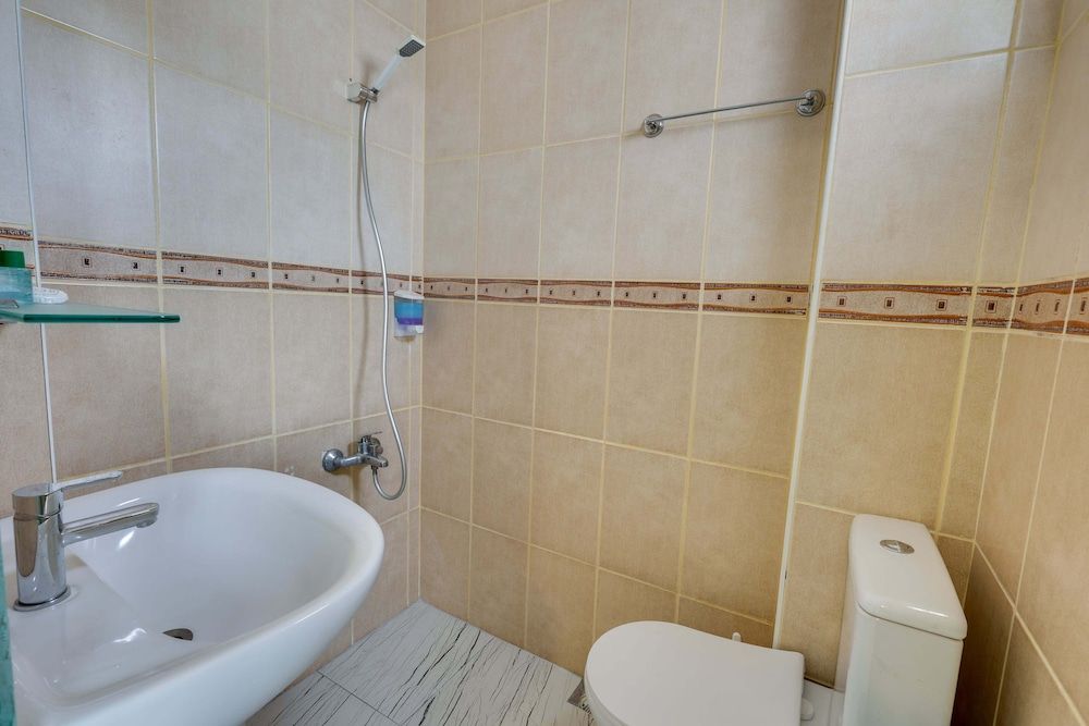 Hikmethan Otel 2 Ayri Yatakli Sehir Manzarali - Balkonlu Oda 17