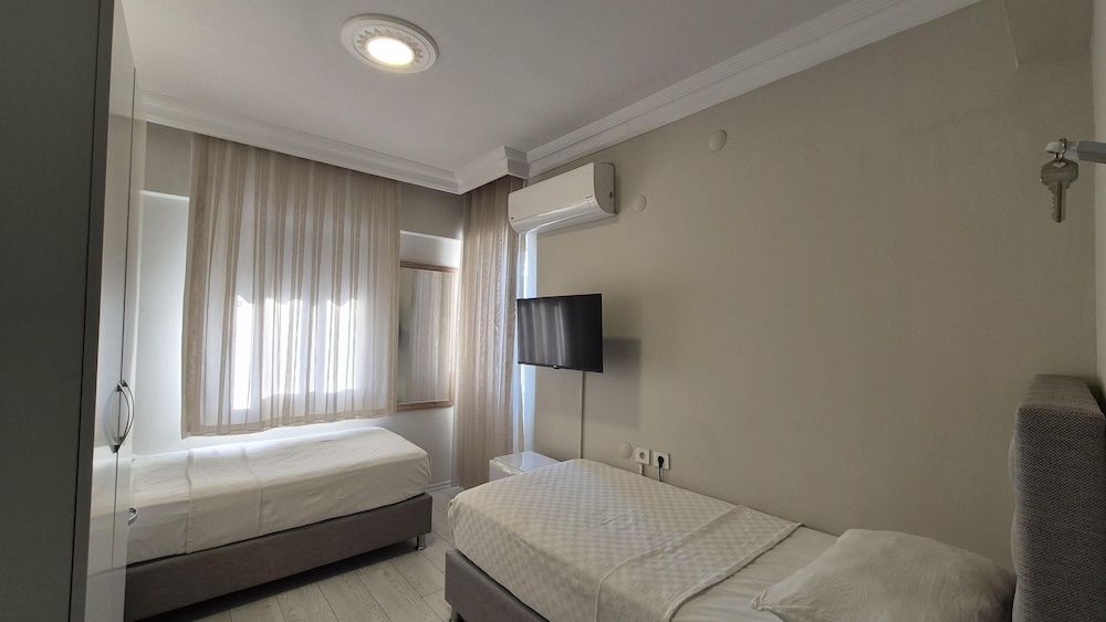 Hikmethan Otel 2 Ayri Yatakli Sehir Manzarali - Balkonlu Oda 3