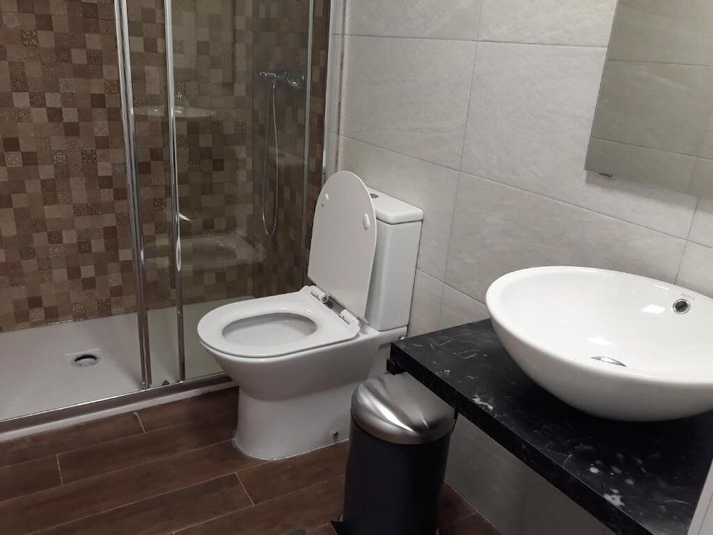 Hub Hostel Seville Shared Dormitory, Mixed Dorm (1 bed in 16 Bed Dorm) 9