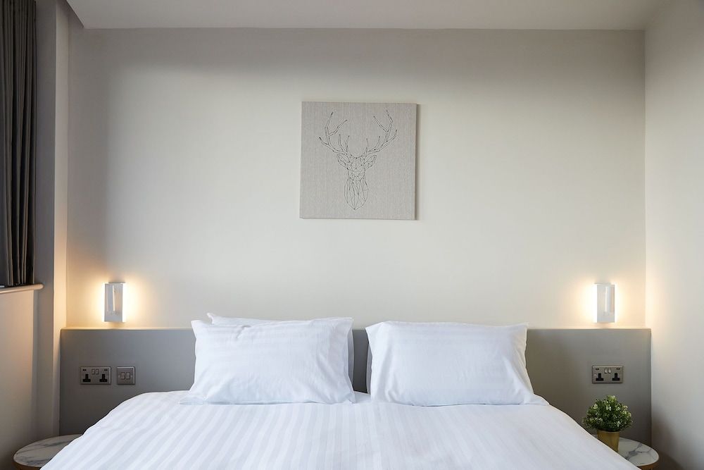 Humber Lofts Serviced Suites City Penthouse, 3 Bedrooms, Kitchen, City View 2