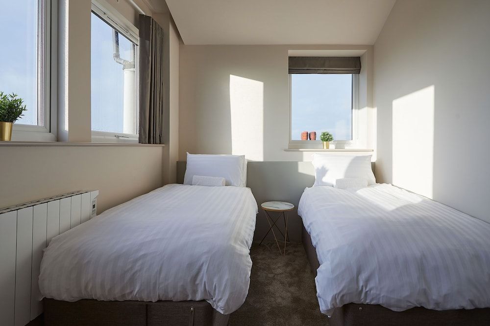 Humber Lofts Serviced Suites City Penthouse, 3 Bedrooms, Kitchen, City View 3