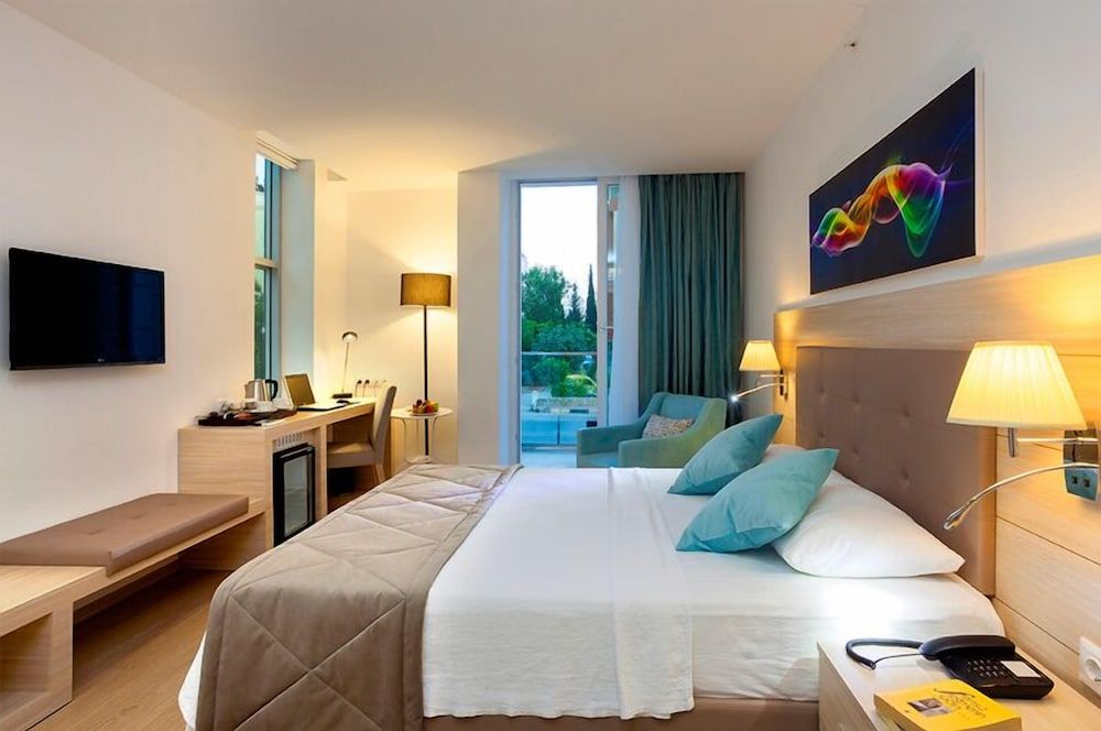 undefined The Room Hotel & Apartments 3