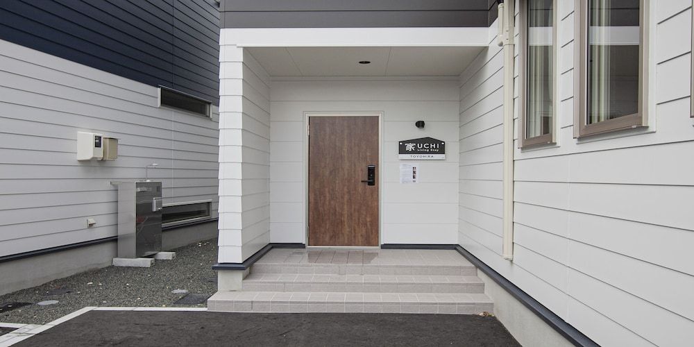 undefined UCHI Living stay TOYOHIRA 4