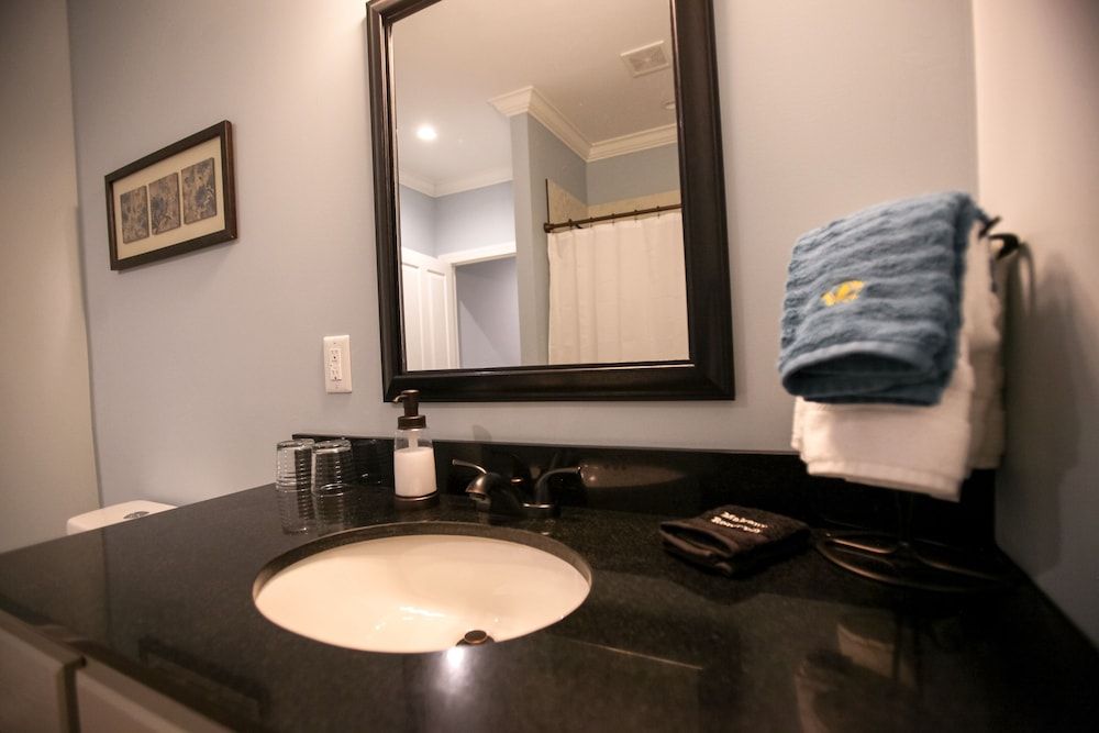 The Respite Bed and Breakfast Premium Room, 1 King Bed, Private Bathroom 5