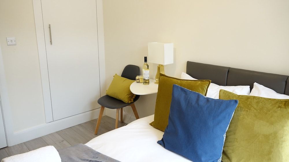 The Close Airport Deluxe Double Room (Room 2) 3