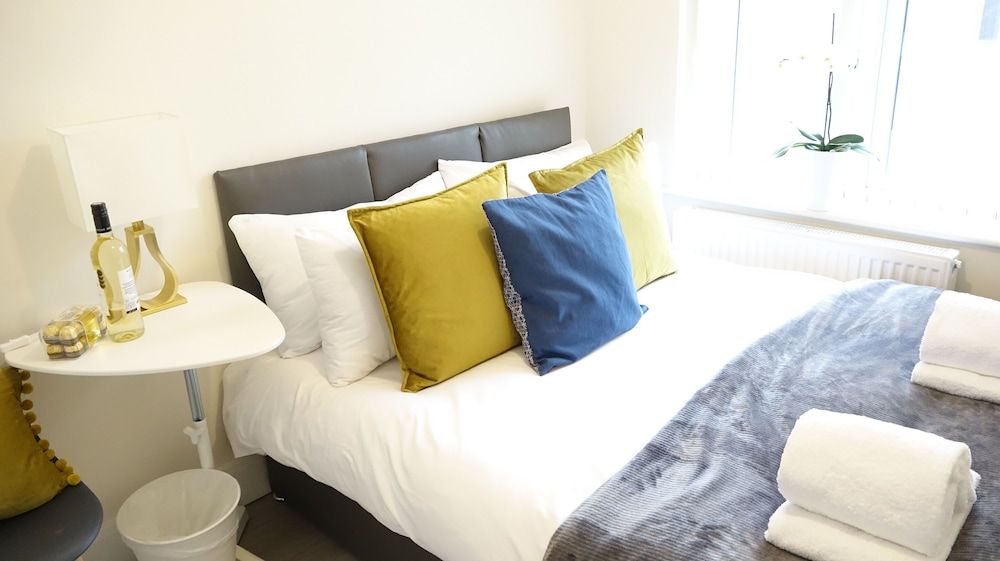 The Close Airport Deluxe Double Room (Room 2) 2