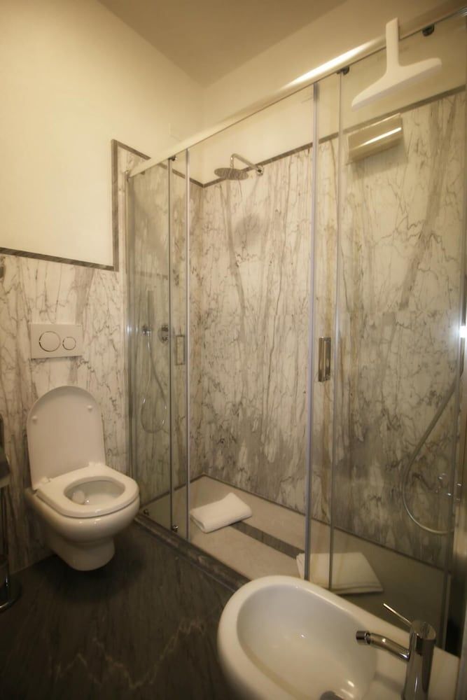 La Marmifera B&B Camera Tripla con Letto Matrimoniale e Letto Singolo (Fantiscritti) 4