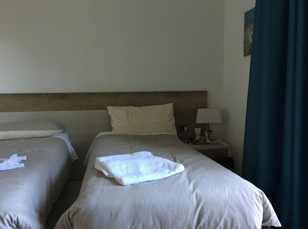 La Marmifera B&B Camera Tripla con Letto Matrimoniale e Letto Singolo (Fantiscritti) 2