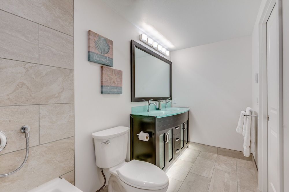 Adela's Bed and Breakfast Premier Double Room, 1 King Bed, Mountain View 4