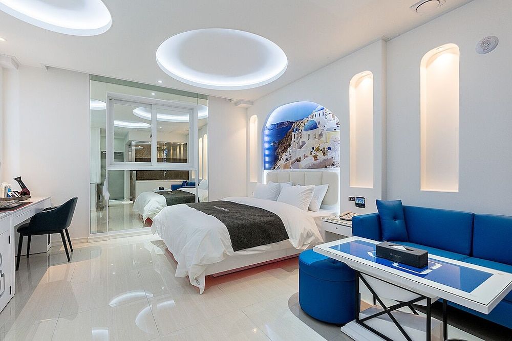 Theban Hotel Luxury Room (2F, Self-Check in) 8