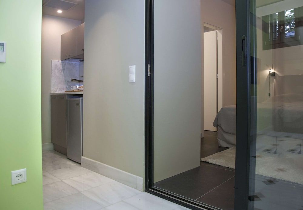 Tripodon Plaka in the shade of Acropolis by GHH Design House, 3 Bedrooms, City View 5