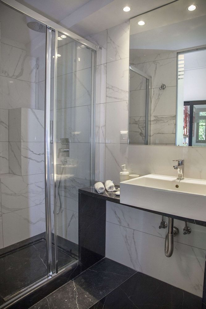 Tripodon Plaka in the shade of Acropolis by GHH Design House, 3 Bedrooms, City View 7