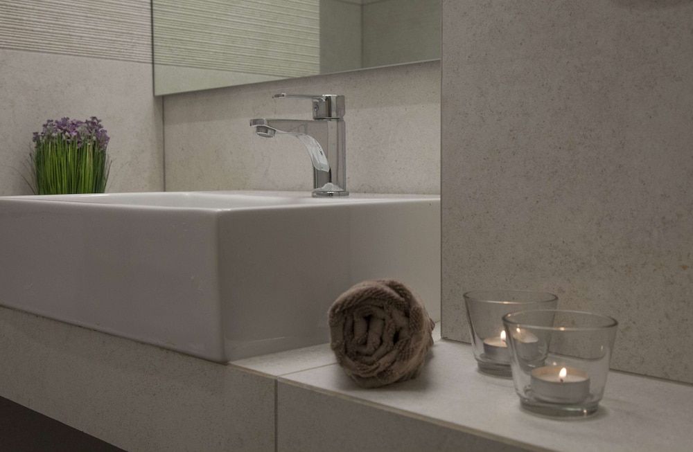 Tripodon Plaka in the shade of Acropolis by GHH Design House, 3 Bedrooms, City View 13