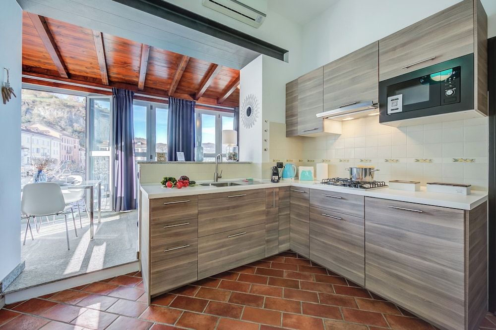 undefined Stella Del Lago Pied Dans L'eau 4