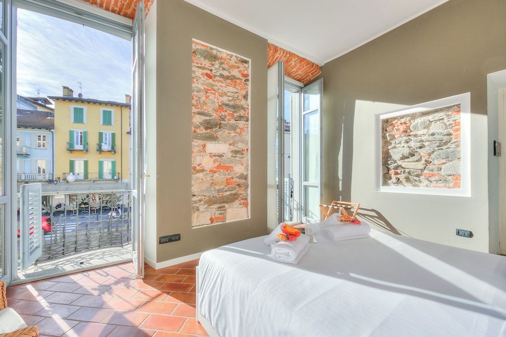 undefined Stella Del Lago Pied Dans L'eau 8