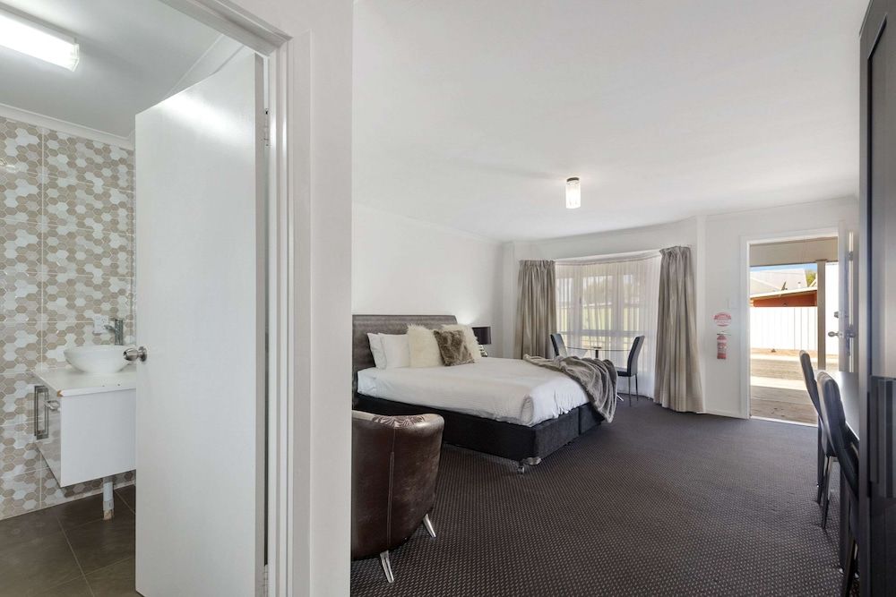Deluxe Room, 1 King Bed
