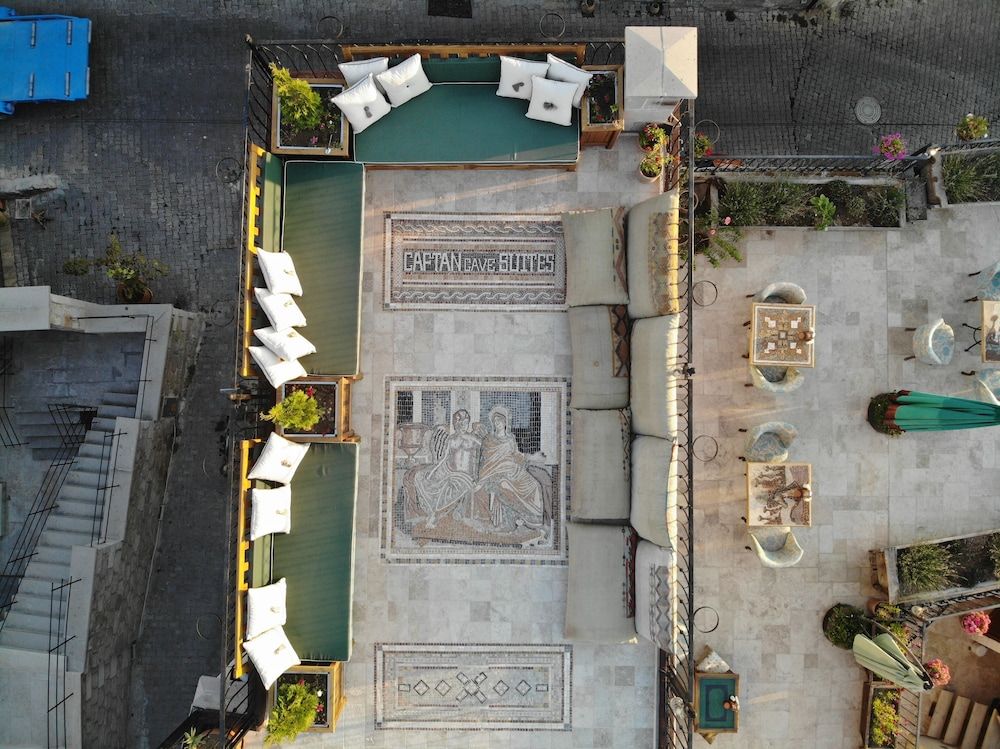 undefined Caftan Cave Suites 7