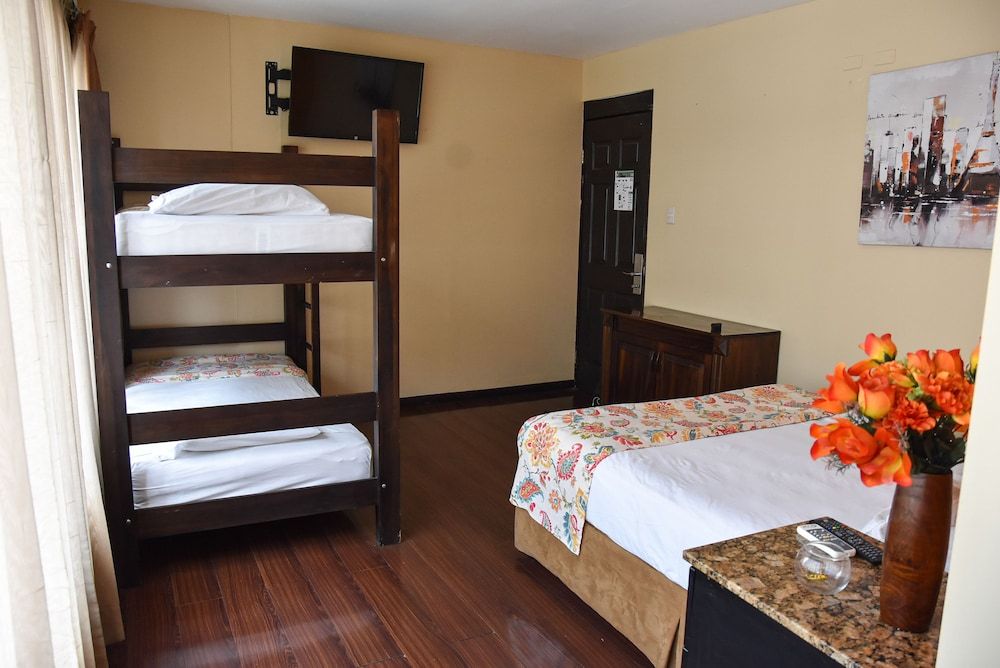Hostel Casa Colon Superior Room, Multiple Beds (Private) 3