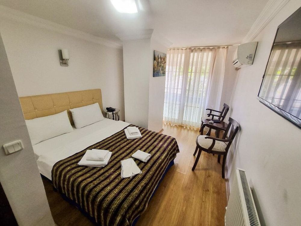 Economy Room