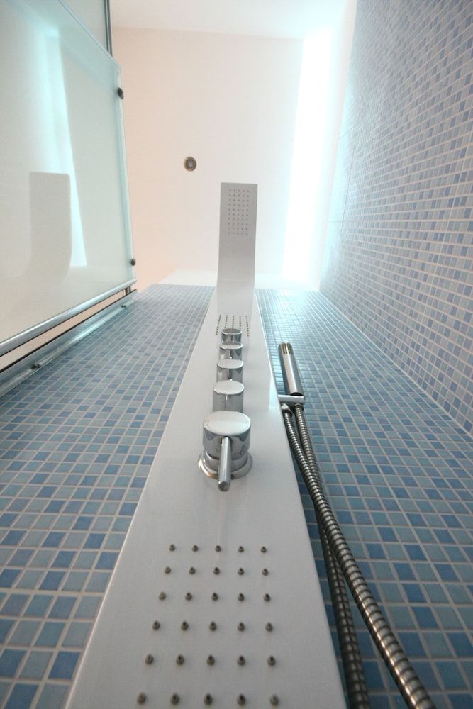 Passenger Vatican Relais Deluxe Double or Twin Room 8