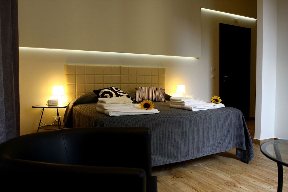 undefined Passenger Vatican Relais 10