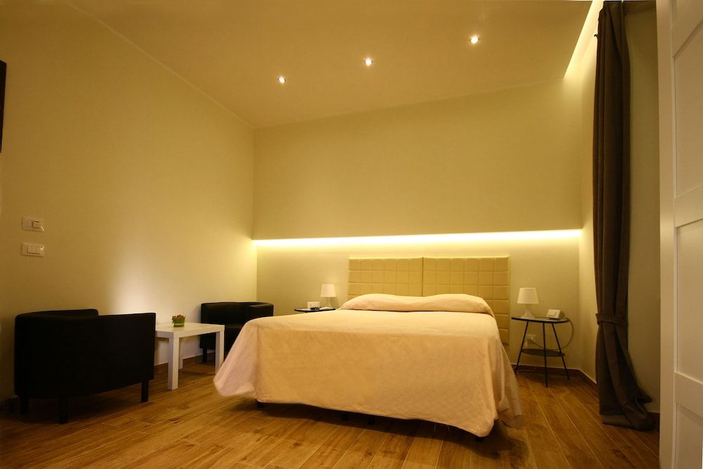 undefined Passenger Vatican Relais 8