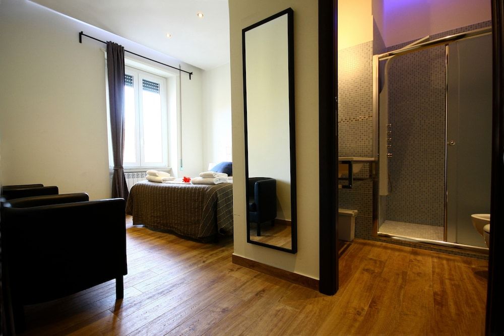 Passenger Vatican Relais Deluxe Double or Twin Room 10