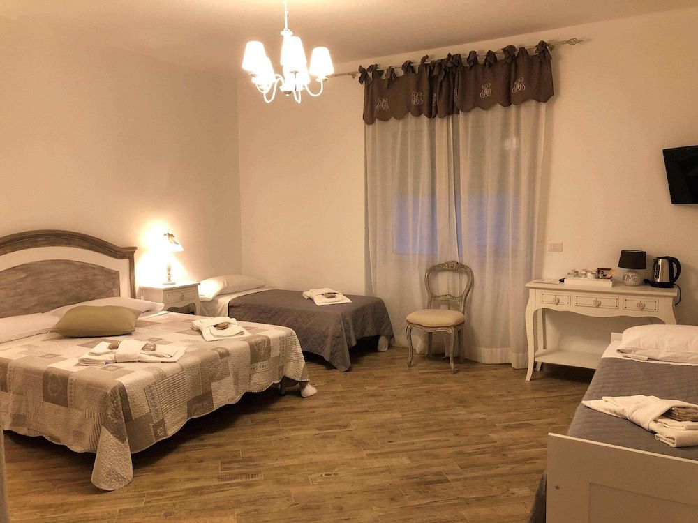 Deluxe Quadruple Room