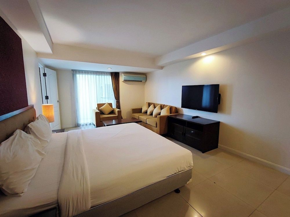 undefined Romance Hotel Bangna 10
