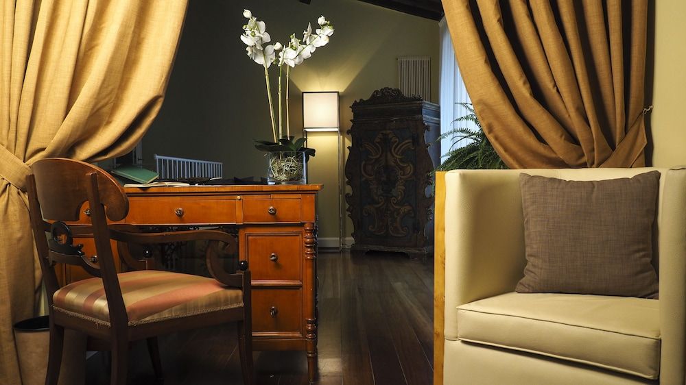 undefined AQA Palace 8