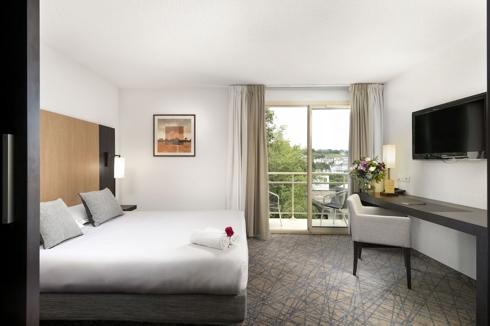Suite, 1 Queen Bed (2 persons)
