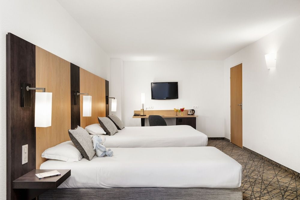 Basic Triple Room, Mobility Accessible