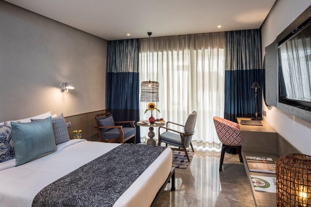 DELUXE DOUBLE ROOM DOUBLE BED CITY VIEW WITH VIEW