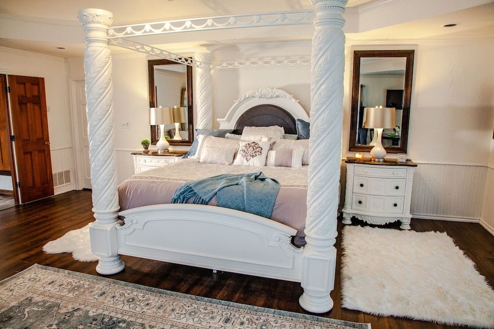 Towering Oaks Event & Retreat Center Grand House 4