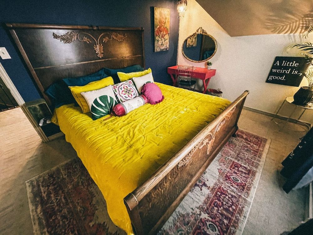 Towering Oaks Event & Retreat Center Grand House 16