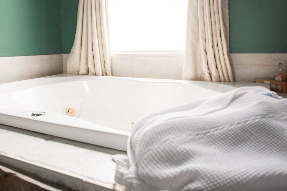 Towering Oaks Event & Retreat Center Grand House 23