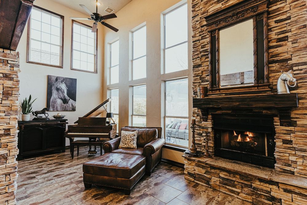 Towering Oaks Event & Retreat Center Grand House 32