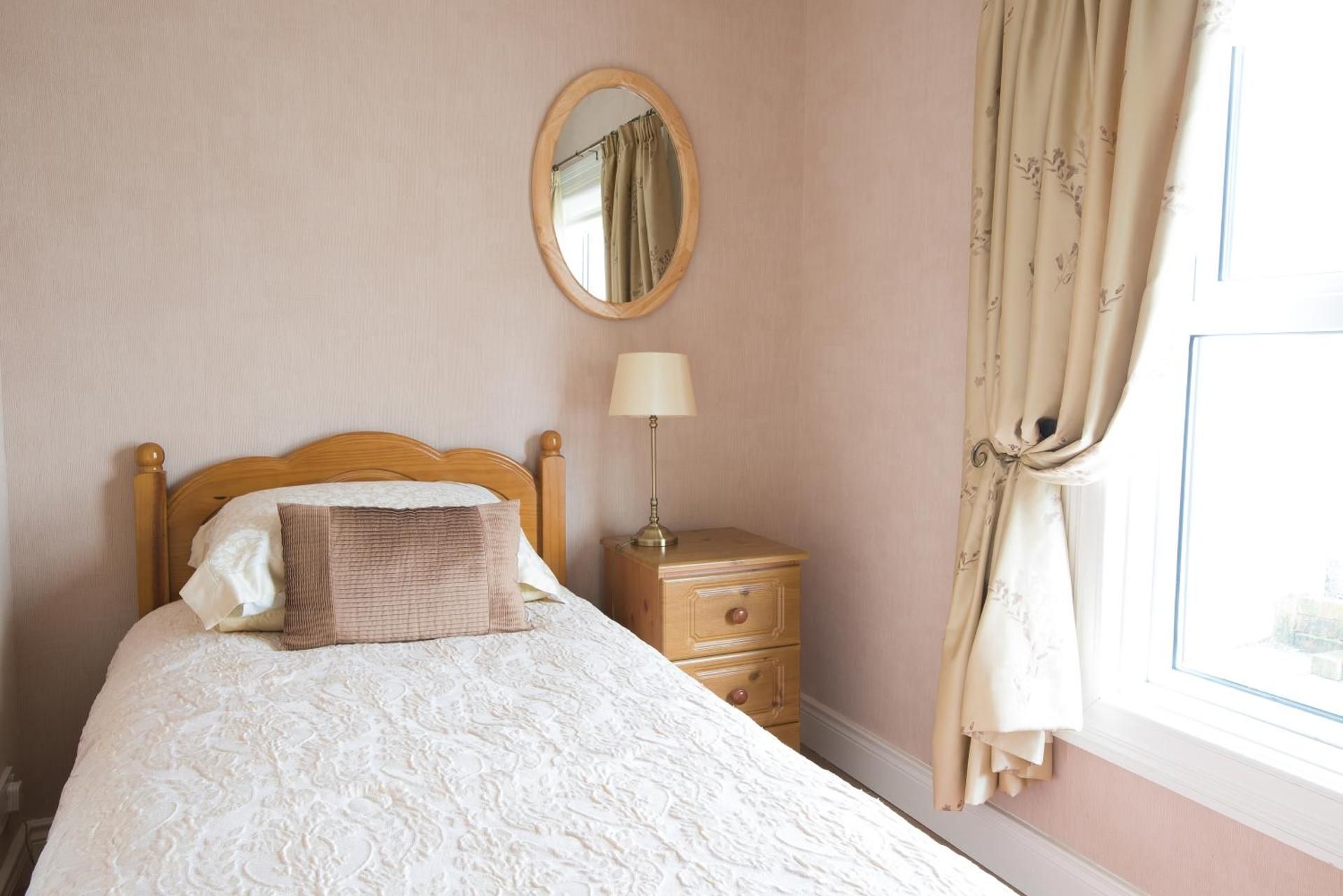 Classic Single Room